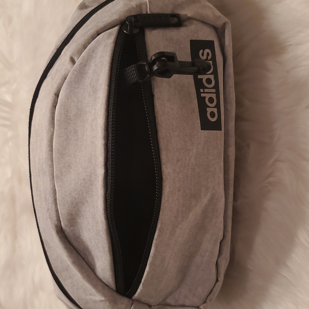 Adidas Fanny Pack In Gray Zippered Adjustable Belt Bag Polyester Unisex - Picture 4 of 5